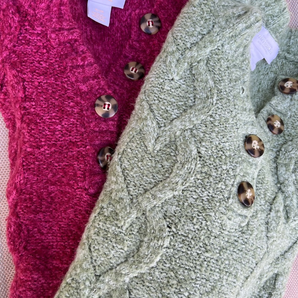 2 Soft Stretchy Sweaters V Neck Button Detail Stretchy XL/1- Green 1 magenta